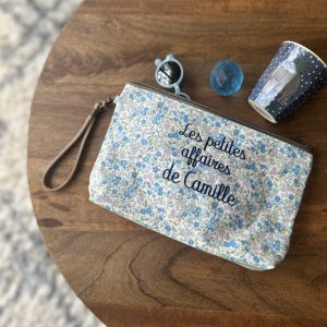 Pochette Fleurie bleue à personnaliser, cadeau de naissance personnalisé